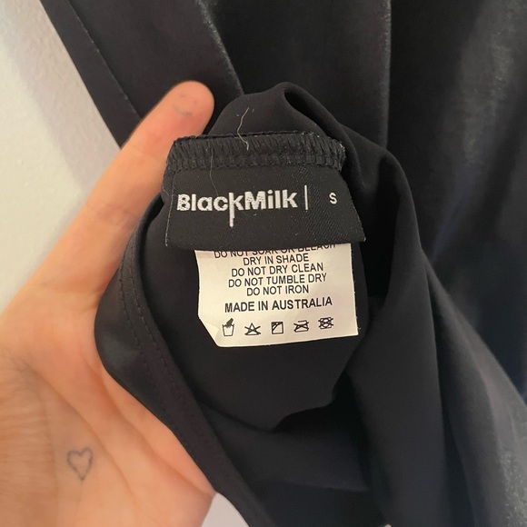 blackmilk size small bodysuit. shiny, stretchy v flattering. - Picture 5 of 5